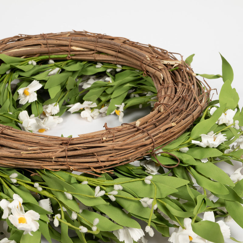White Daisy Wreath - 24 Inch