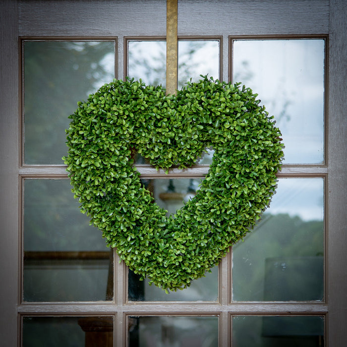 Faux Boxwood Wreath Heart - 17 Inch
