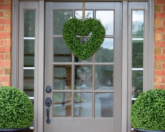 Faux Boxwood Wreath Heart - 17 Inch