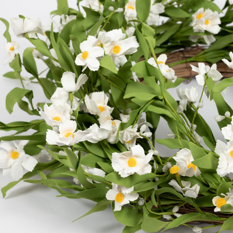 White Daisy Wreath - 24 Inch