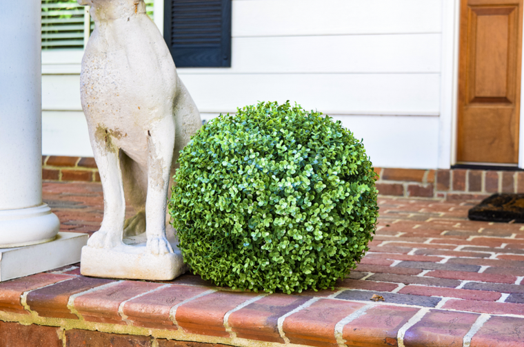 Faux Boxwood Wreath Heart - 17 Inch