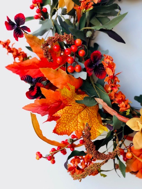 Autumn Foliage Wreath 5197Q0801 close up