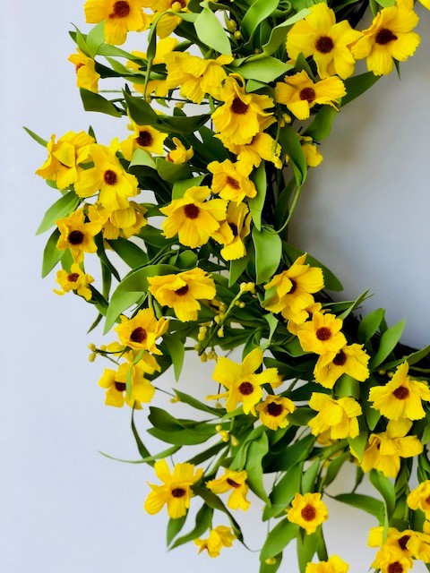 Black-Eyed Susan Wreath 5199Q0801 close up