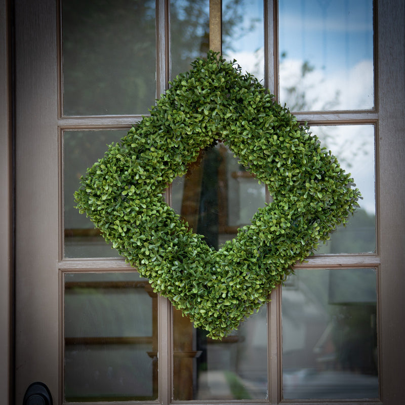 Faux Boxwood Square Wreath - 18 Inch