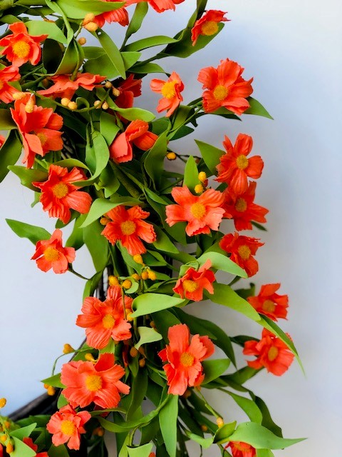 Sunny Marigold Wreath Orange 5172Q0804 close up